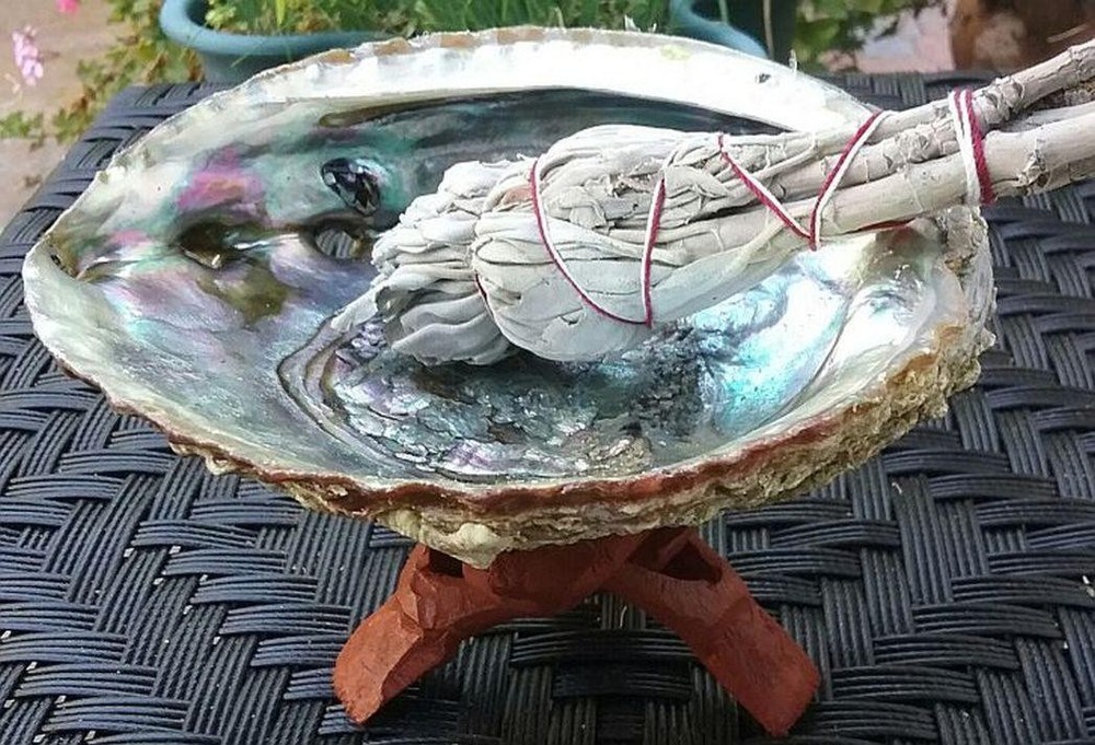 Large SMUDGE KIT, ABALONE SHELL, SAGE Bundle, TRIPOD, NATIVE AMERICAN SMUDGER