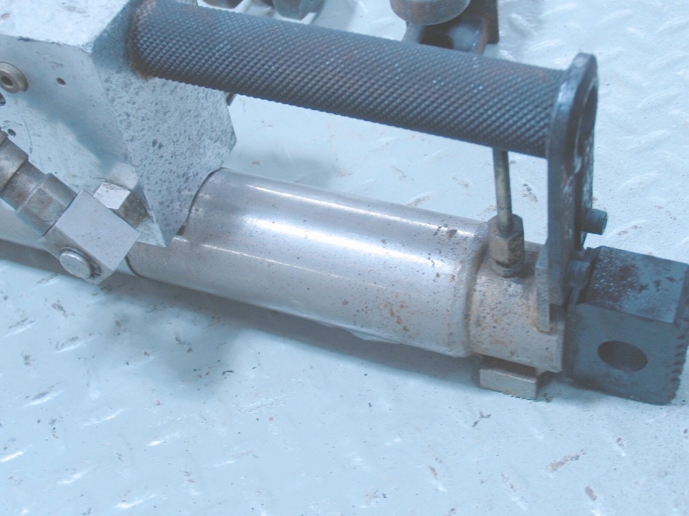 CODE 3 ResQ Hydraulic Tool with 5 atachments (Jaws)