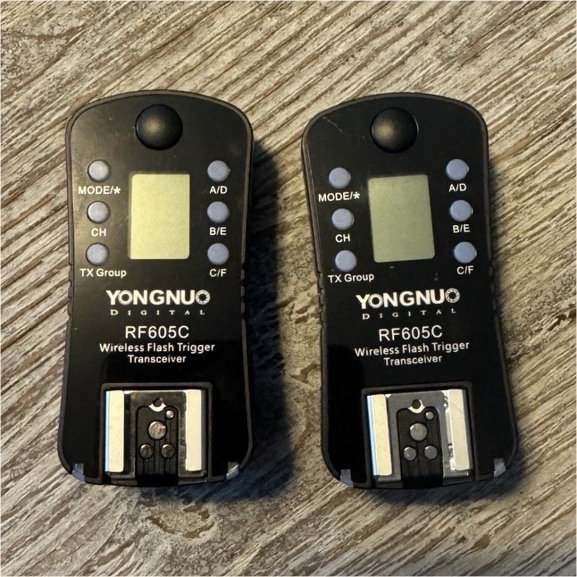 YONGNUO RF605C Wireless Flash Trigger Set Hot Shoe 2 Units Black