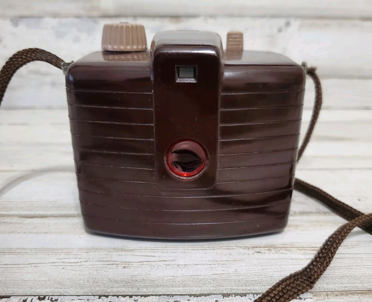 VINTAGE KODAK BROWNIE HOLIDAY FLASH CAMERA Bakelite 1950'S UNTESTED