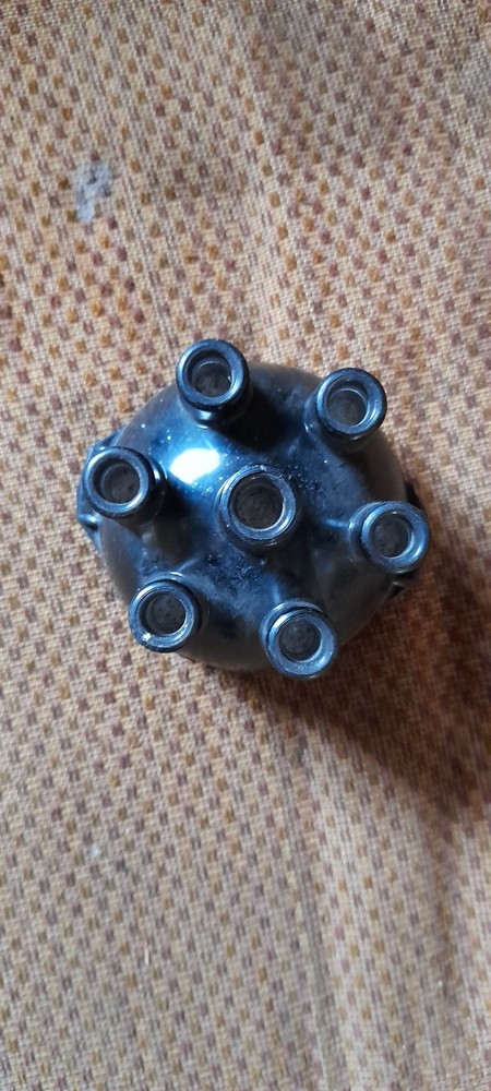 Jaguar 6 Cylinder Distributor Cap