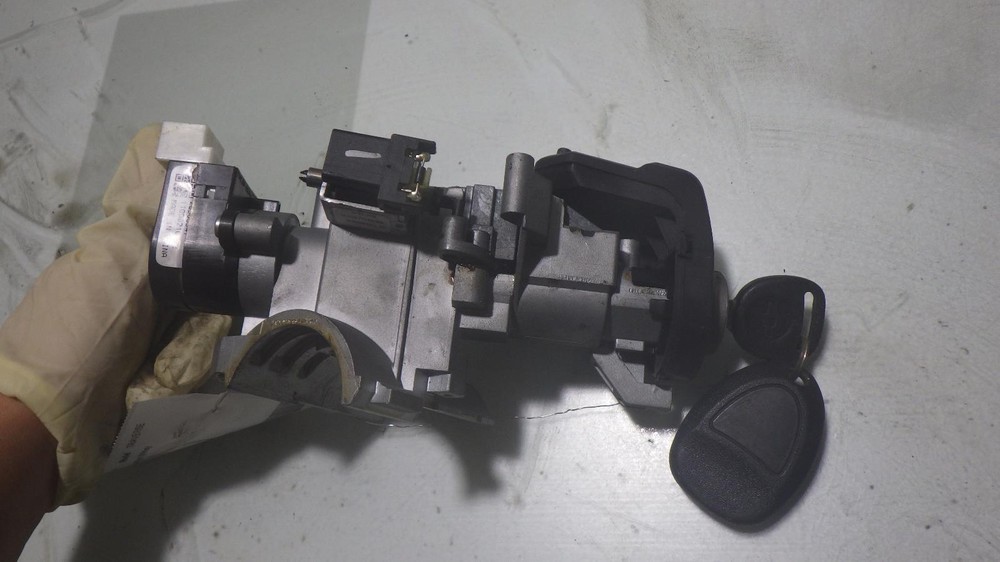 12 CHEVROLET TRAVERSE Ignition W/Key