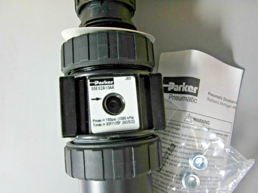 Parker 05E02A13AA 1/8" Pneumatic Filter/ Regulator