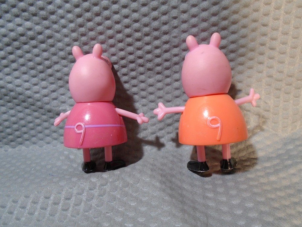 SET OF 2 PEPPA PIG FIGURES (MF219)