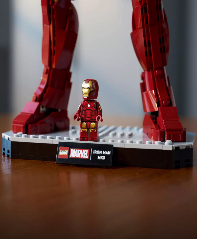[ BIG SALE ] LEGO Iron Man Mark 3 Display Set 76344