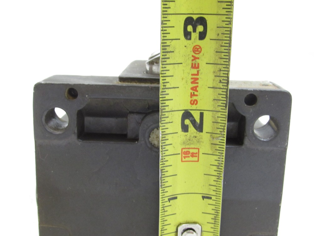 BALLUFF B3-D12-61-12 LIMIT SWITCH ***XLNT***