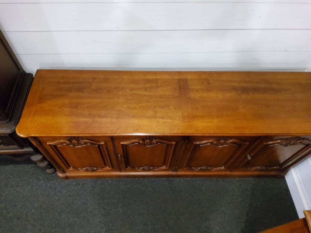 Heneredon Sideboard Antique Wood
