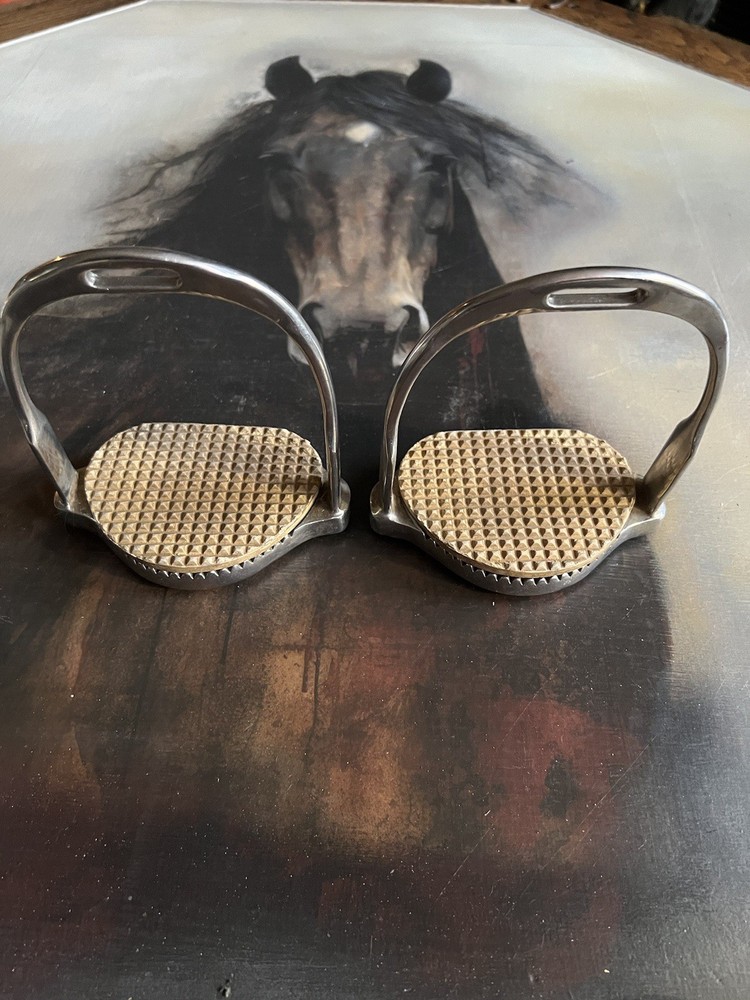 Endurance Stirrups