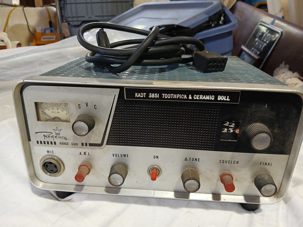 Vintage Untested blue REGENCY RANGE GAIN CB radio 23 Channel