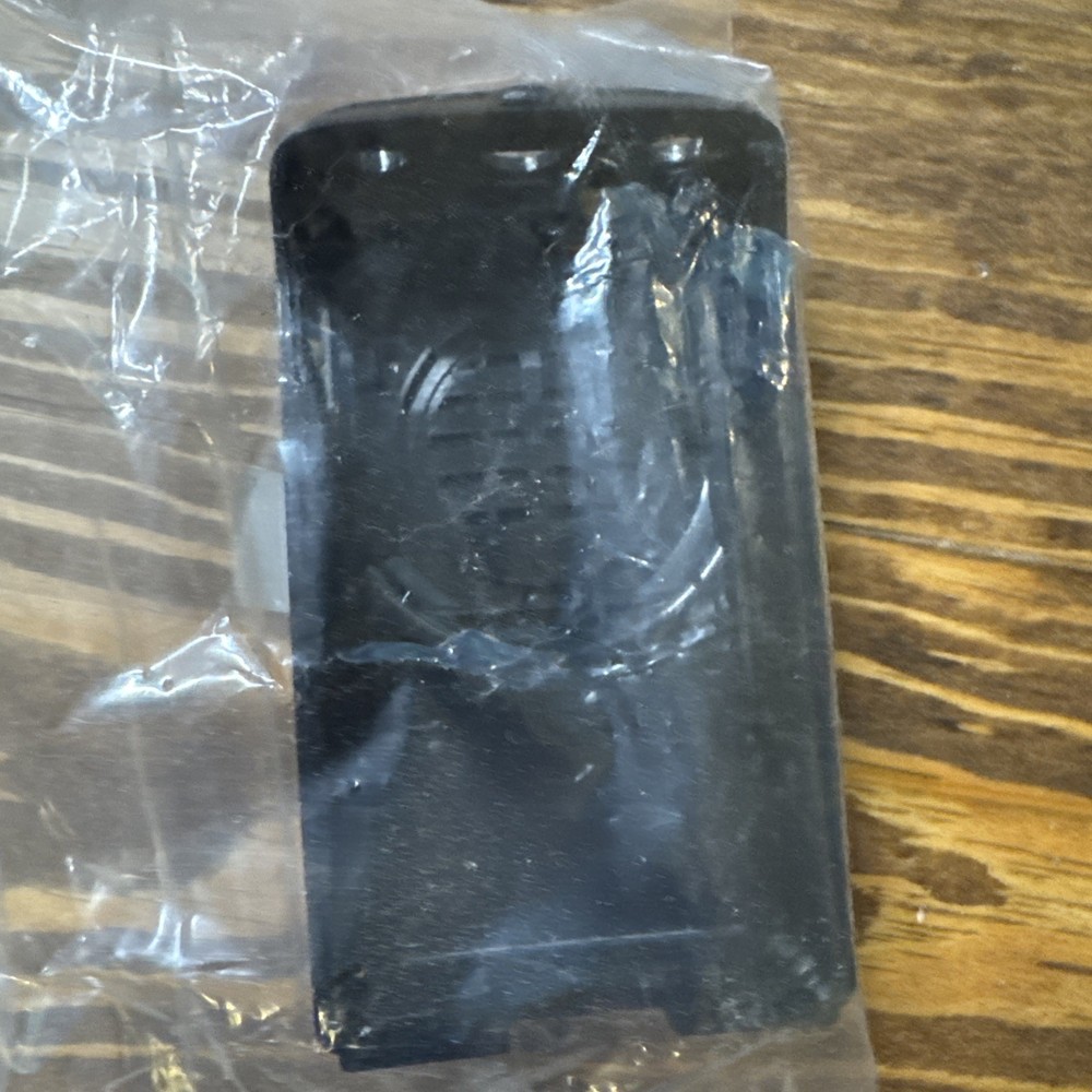 Motorola PMDN4001AR replacement BPR40 black front housing.