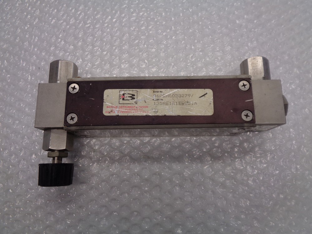 BROOKS INSTRUMENTS 1358E1B1EG2B1A FLOW METER (AS PICTURED) UNMP