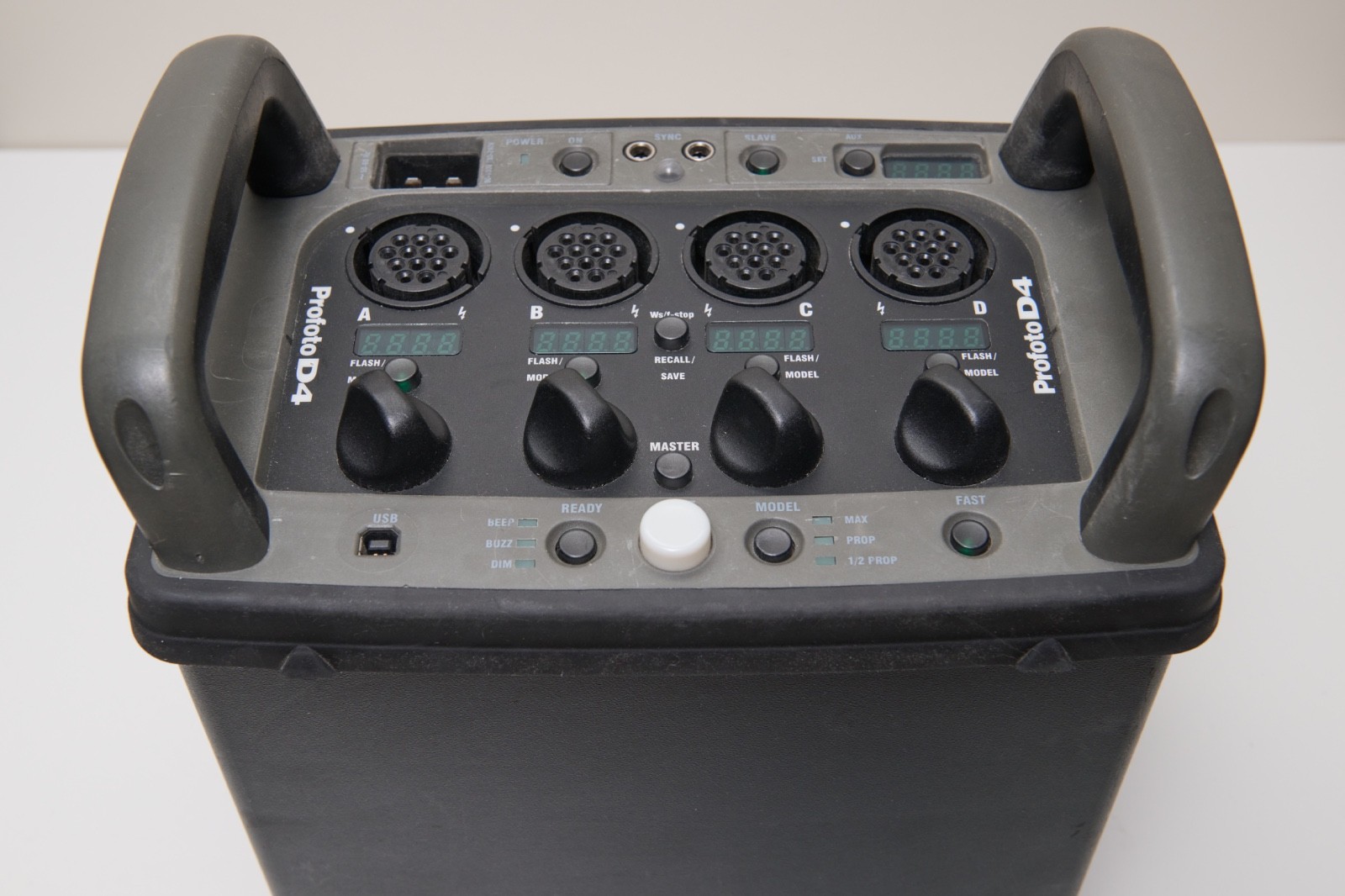 Profoto D4 air 2400 Watt/Second Power Pack. *Not firing - for parts only!
