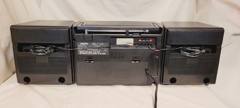 sanyo M9721 boombox FULLY FUNCTIONAL