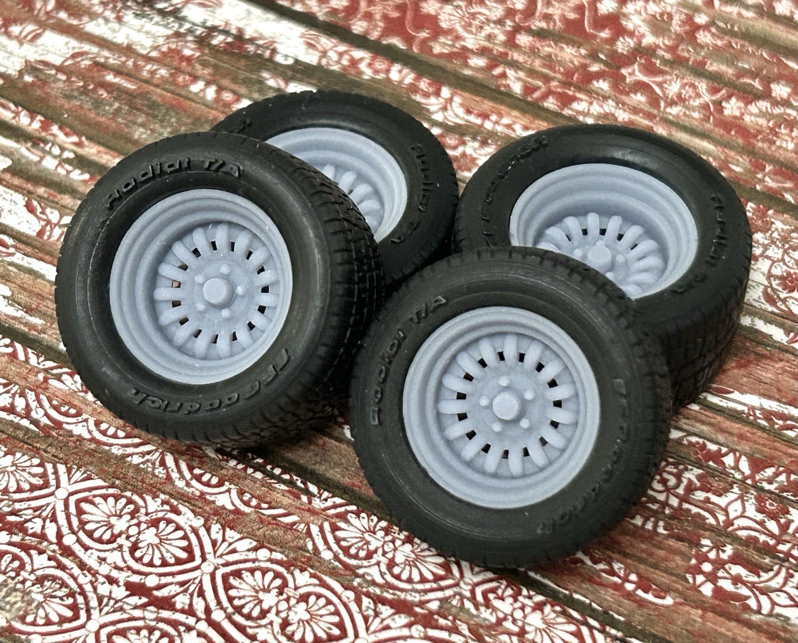 1/24 Scale: 15-inch “Appliance Striker” Resin Wheels W/ Wide Rear Tires￼