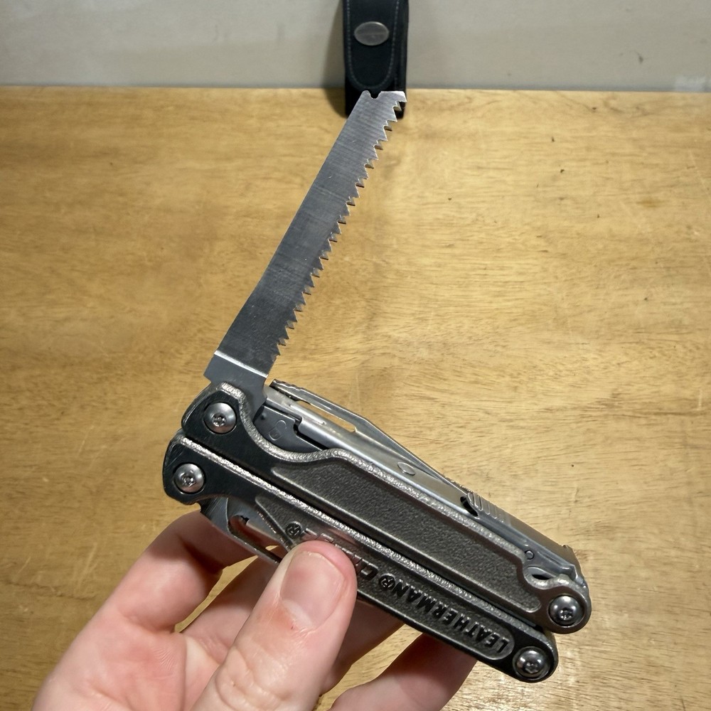Leatherman Charge XTI Multitool Titanium 154cm Blade With Sheath
