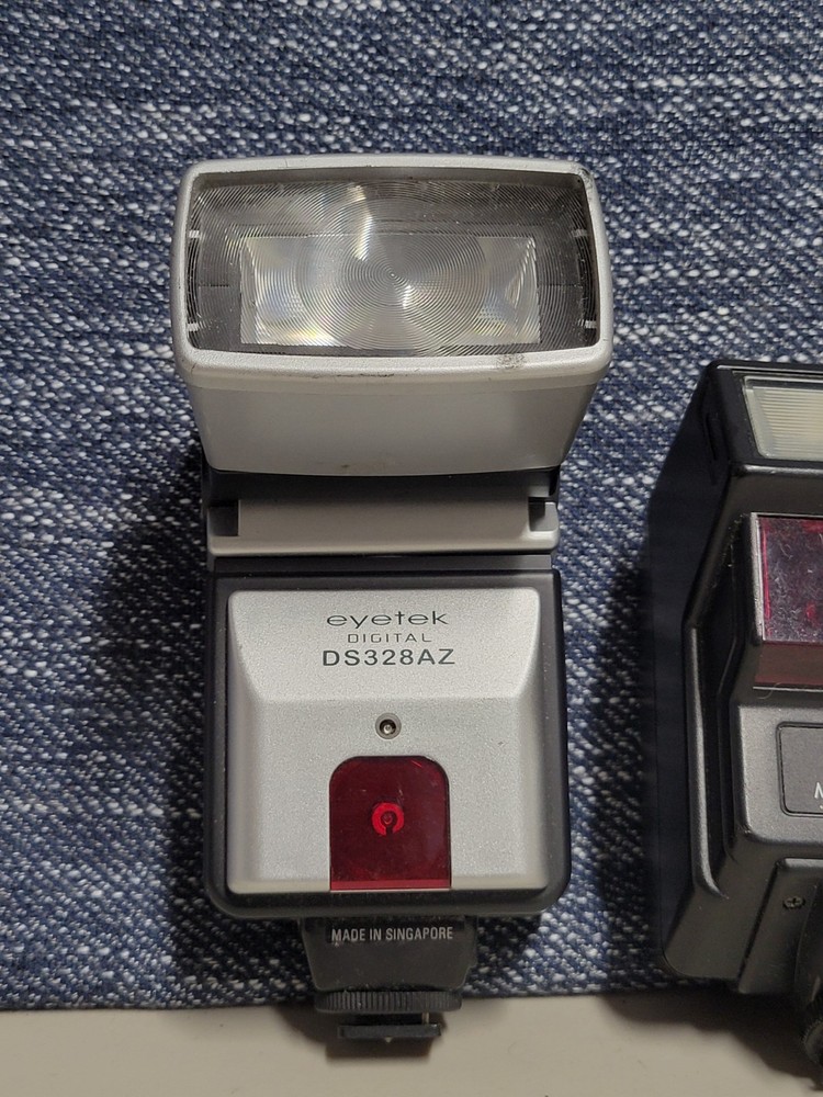 Lot of Camera Flashes UNTESTED