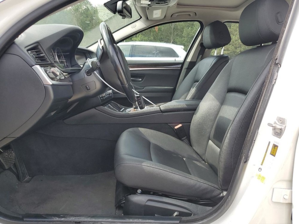 528I 2016 Glove Box 4972146