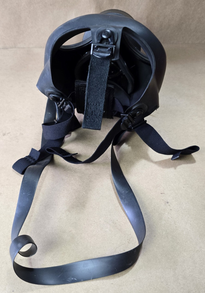 Surplus Israeli Gask Mask And Filter