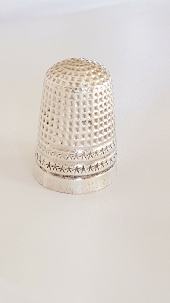 THIMBLE ~ Hallmarked Sterling Silver ~ Size No 8 ~ Maker Charles Horner