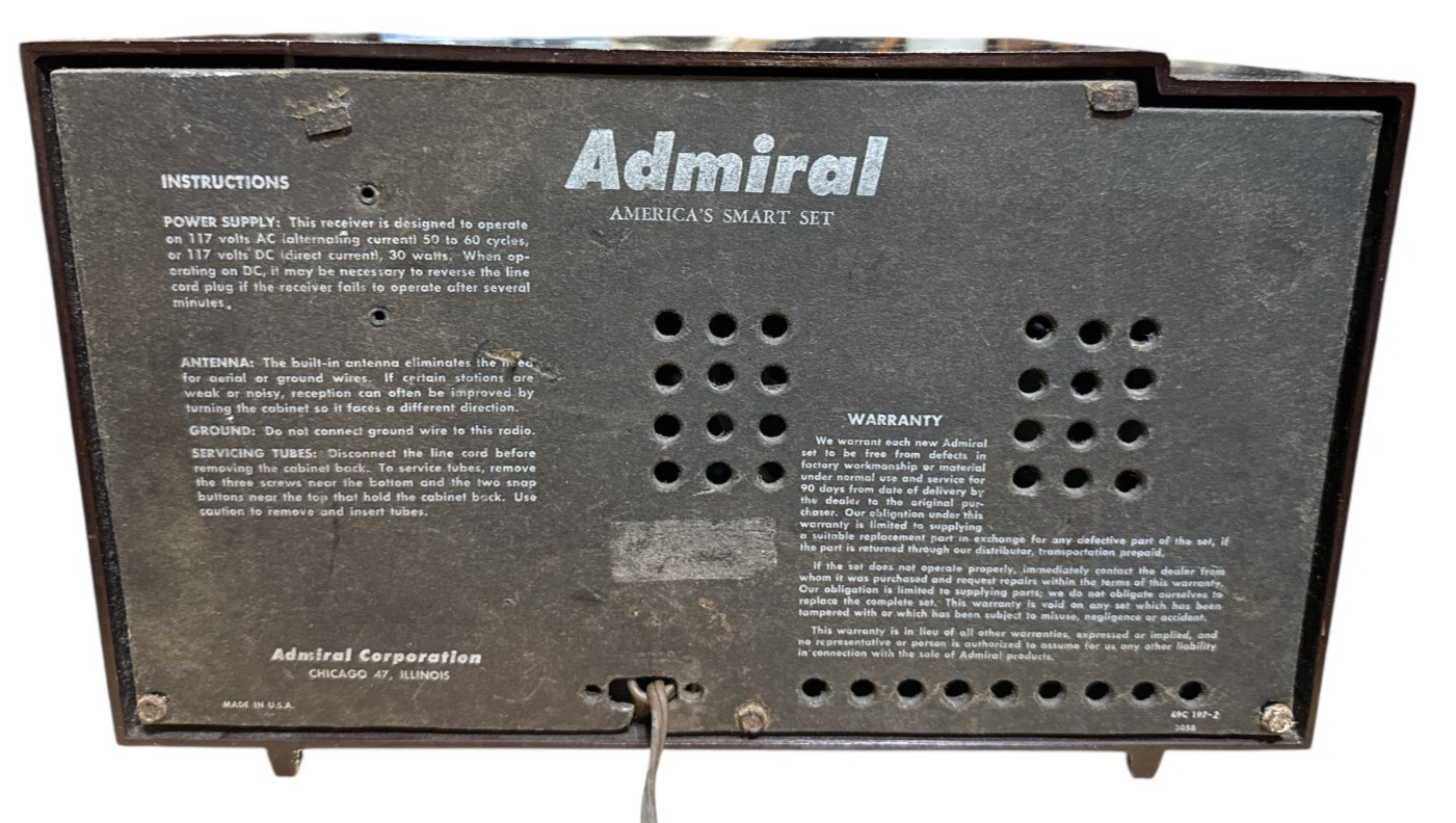 Working Retro Admiral Model 5T32 AM Tube Tabletop Radio Brown Bakelite