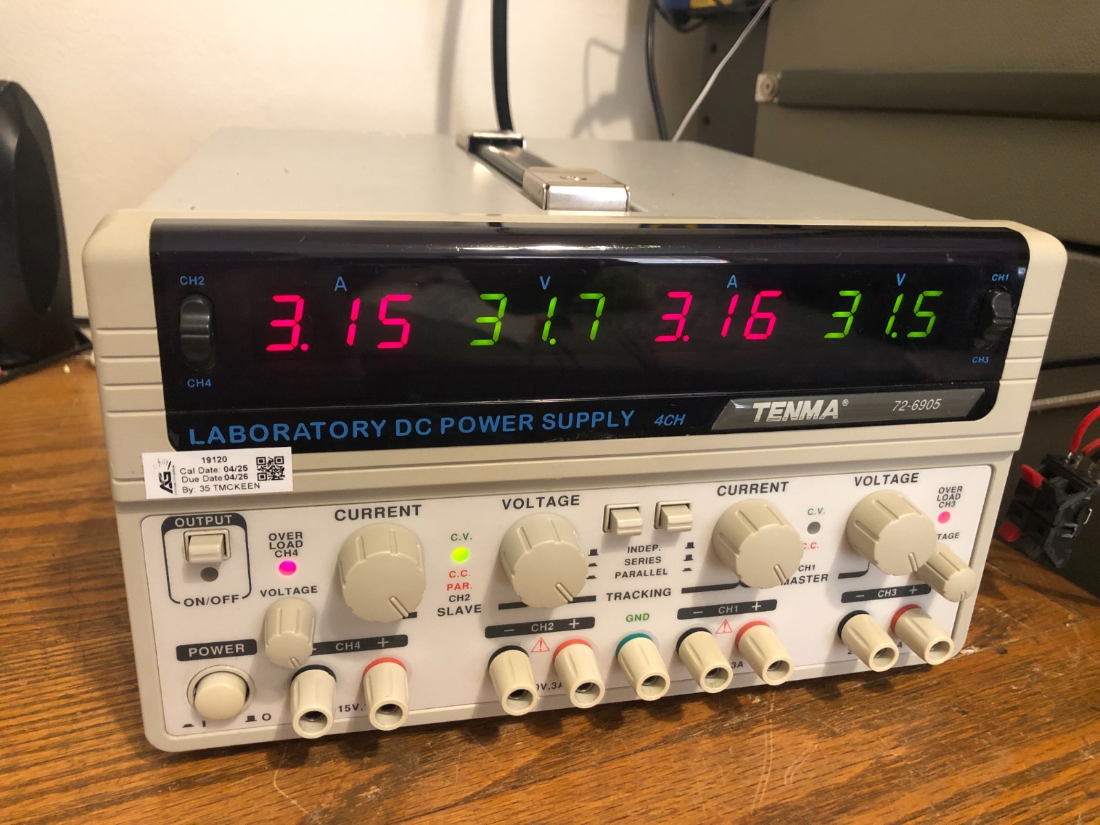 Working Tenma Quad Output Independent Linear Regulated DC Power Supply