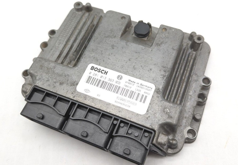 Engine control unit Renault Master / Opel Movano 0281013363 8200635663