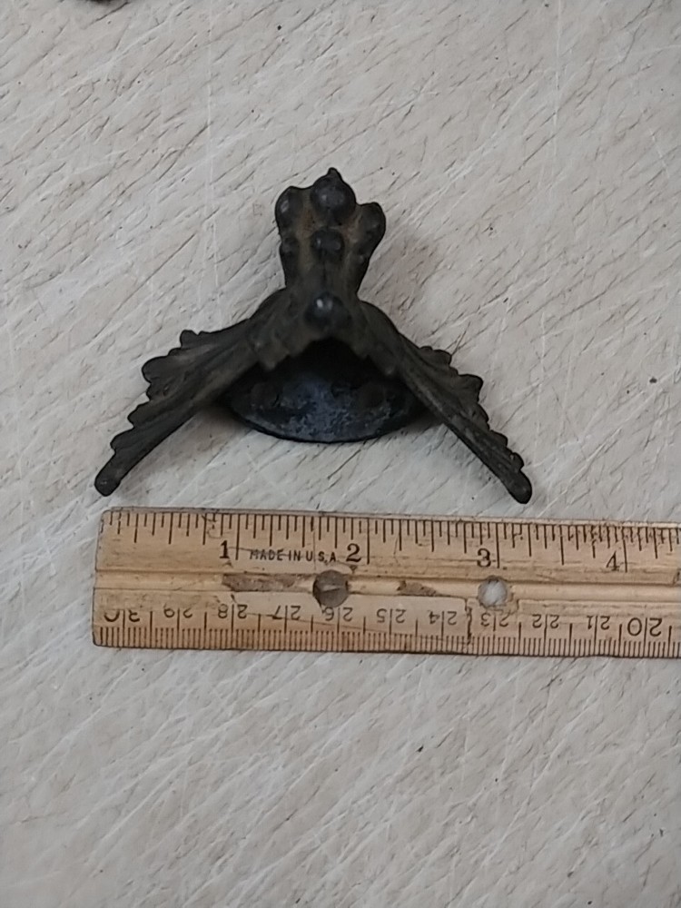 MANTLE CLOCK ORNATE FEET