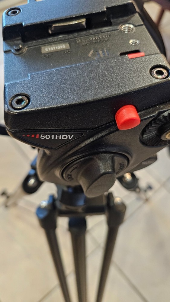 MANFROTTO Tripod 3246 with 501 fluid head