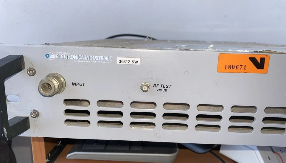 UHF TRANSMITTER REPEATER 5 Watt Industrial Electronics Not Working