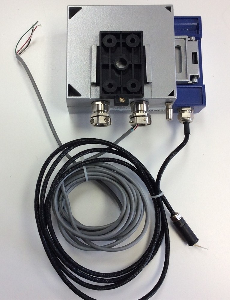 Vaisala HMT363 Humidity & Temperature Transmitter W/ Display *Broken Probe*