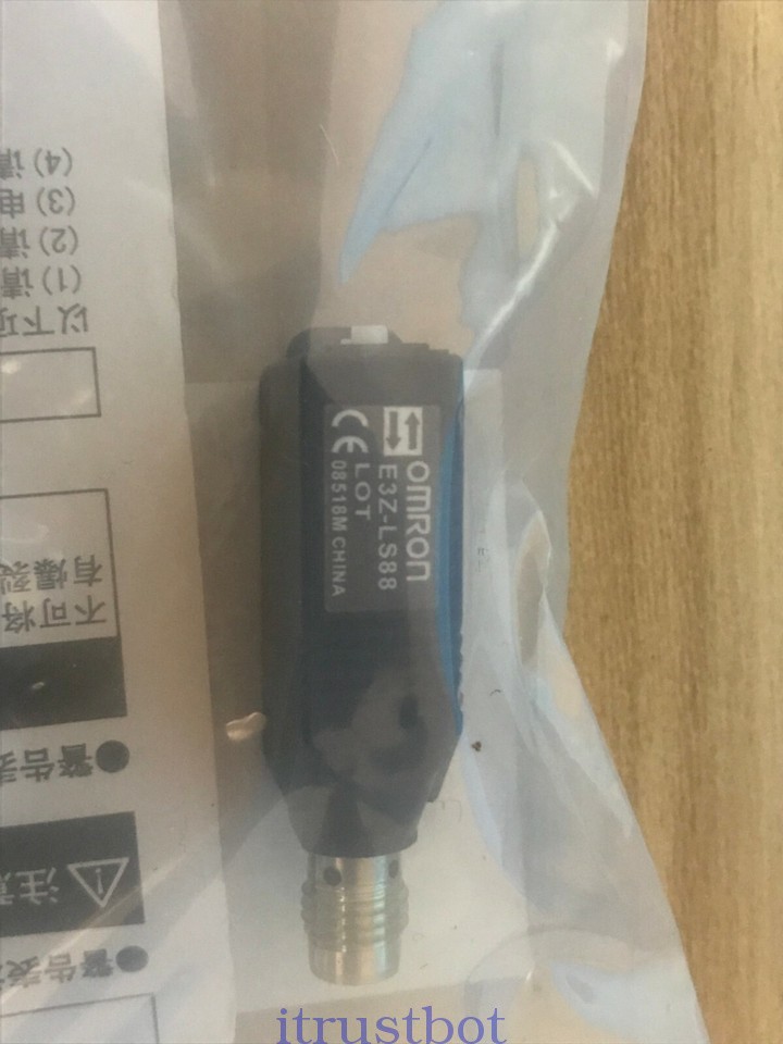 1PC New Omron E3Z-LS88 Photoelectric Switch Sensor E3ZLS88