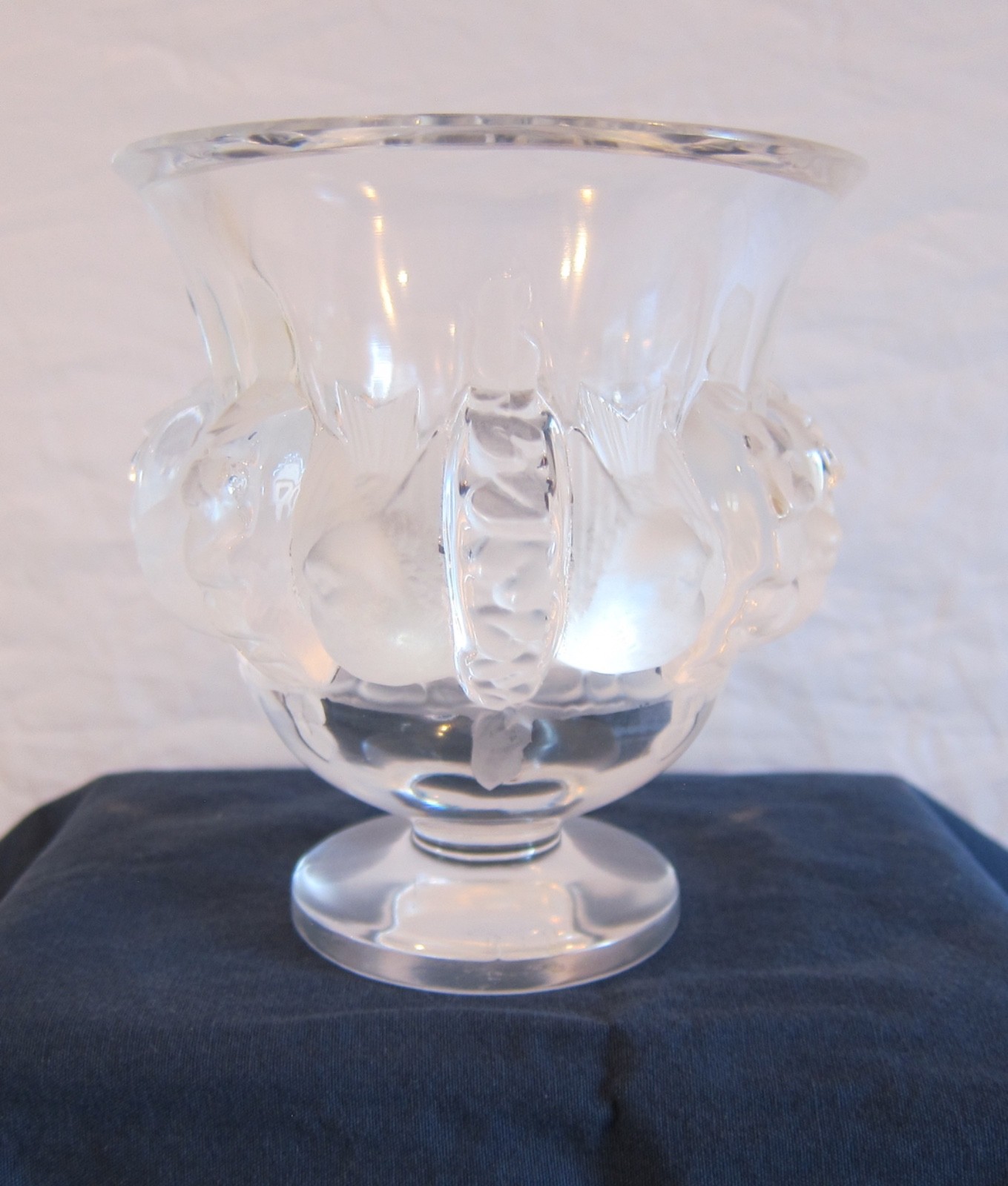 SIGNED Vintage Lalique Frosted Glass Satin Crystal Dampierre Bird Vase