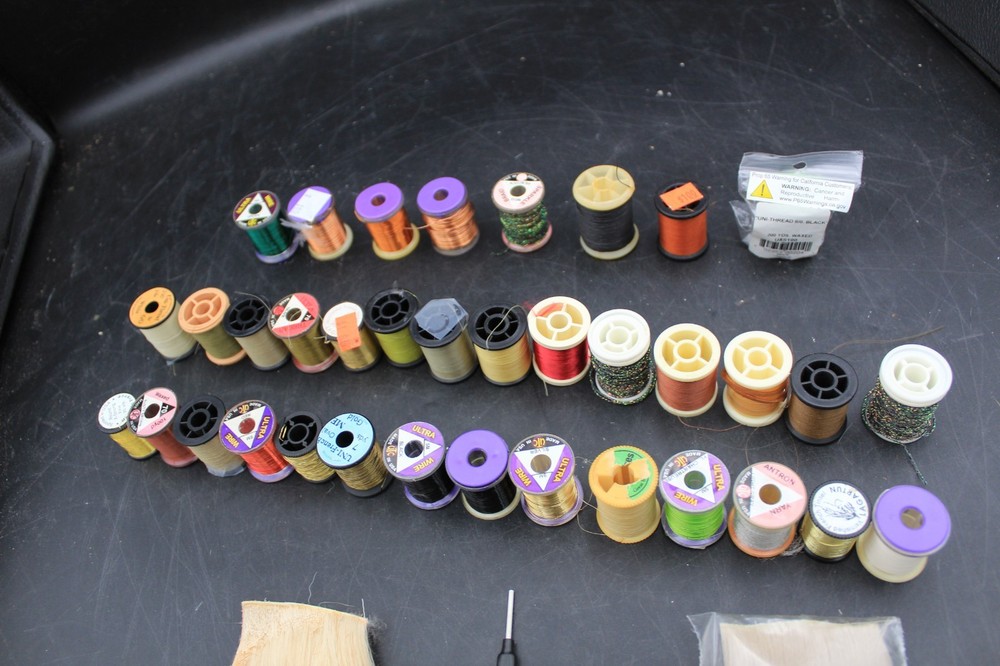 Fly Tying Kit with Tools, Materials in a Bag, Vise, Thread