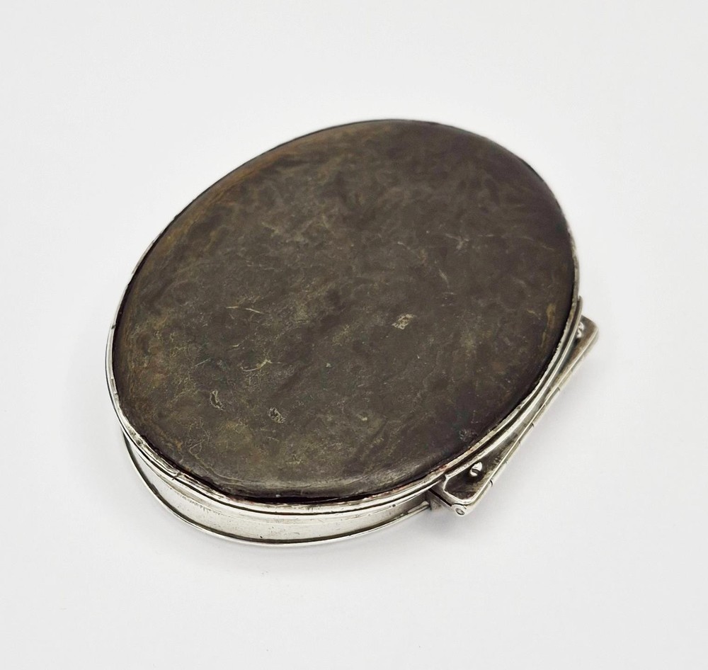 18TH CENTURY GEORGE I SOLID SILVER MOUNTED SNUFF BOX c1720