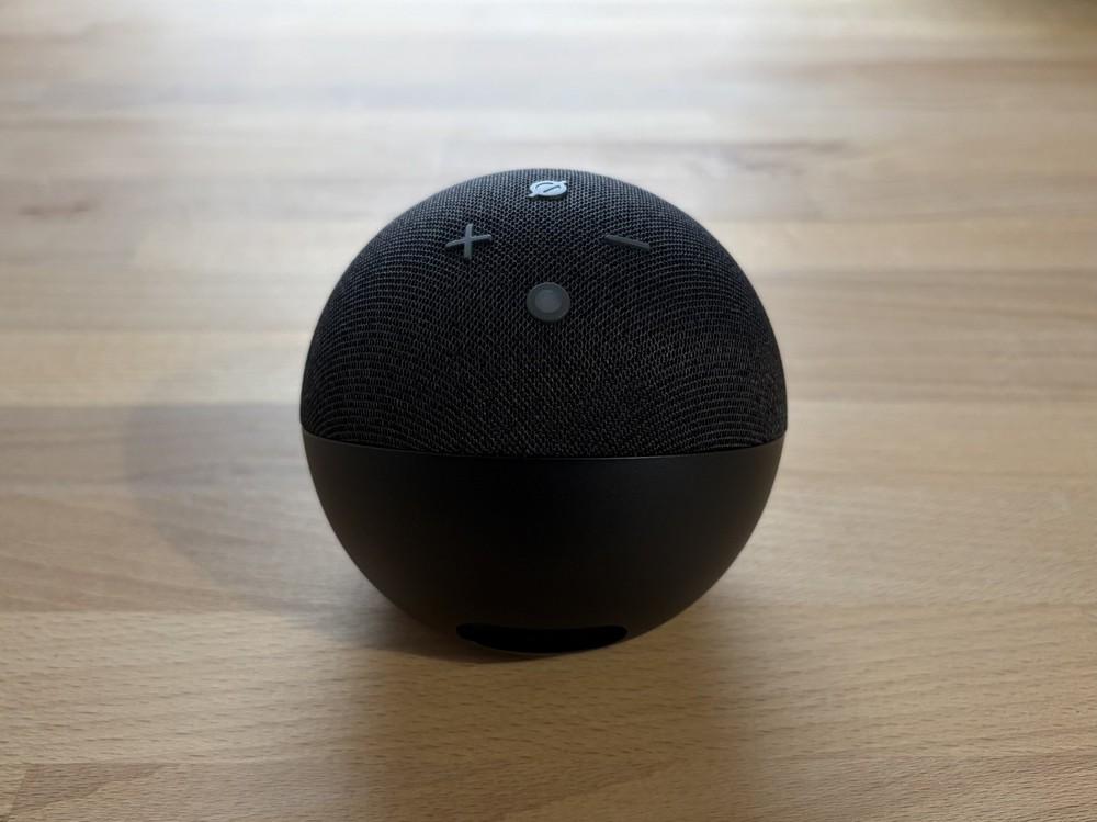 Amazon Echo Dot (4th Generation, Charcoal) w/ Charger [Pre-owned]