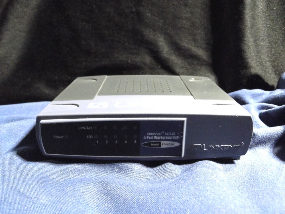 Linksys EtherFast 10/100 5-Port Auto-Sensing Workgroup Hub (EFAH05W) - EUC