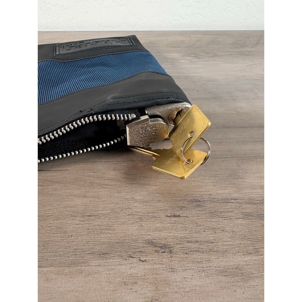 Master Lock Water Resistant Nylon Locking Storage Bag NWOT