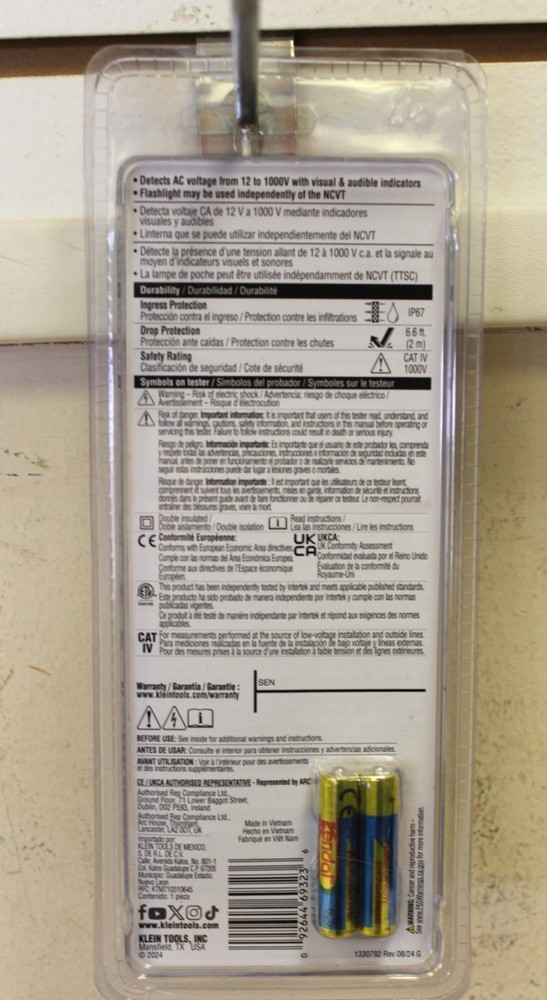 Klein Tools NCVT3P Dual Range Voltage Tester With Flashlight New (55795)