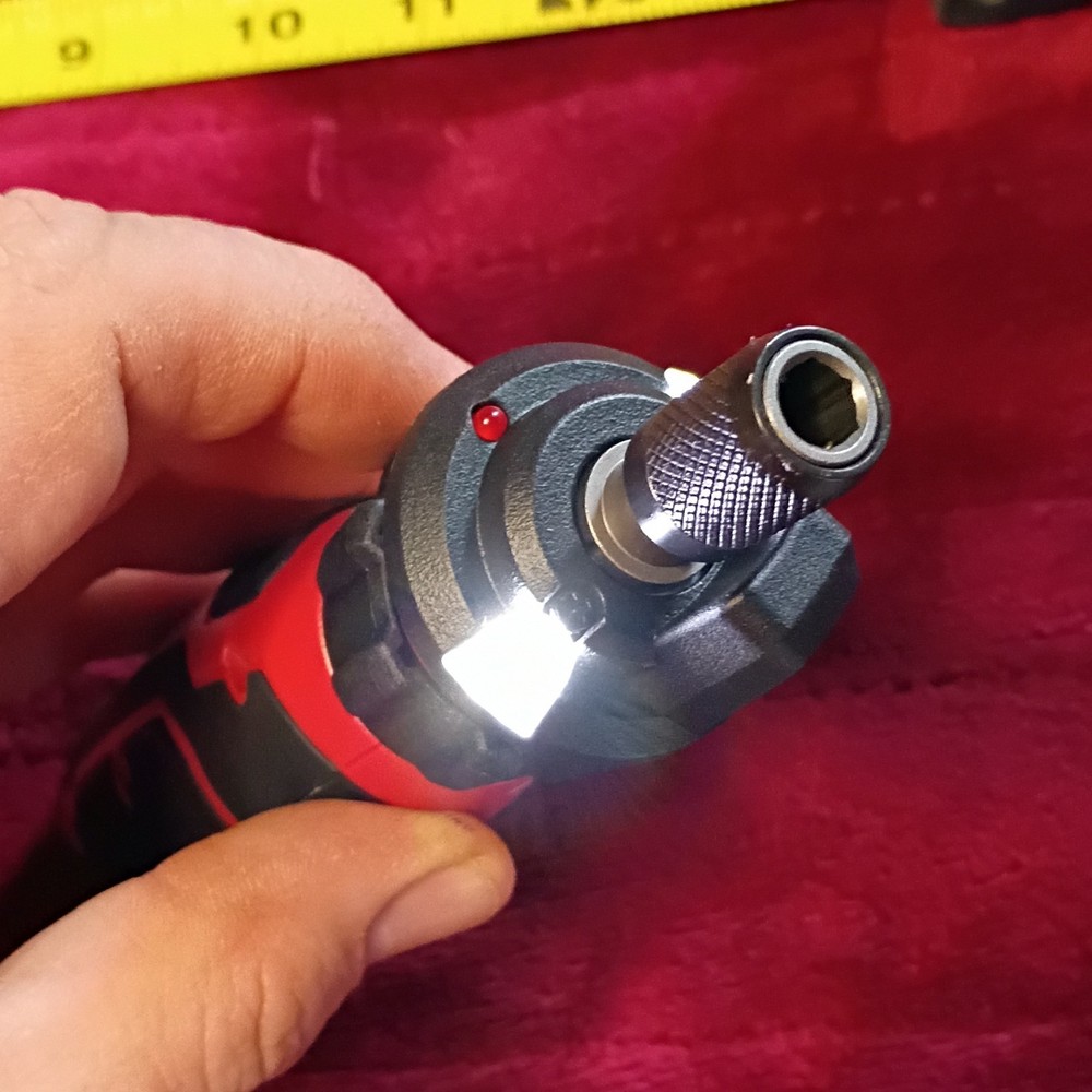 SKIL SD561201 4V Li-Ion Screwdriver - Compact, LED Light, Bits & Case..(0046)