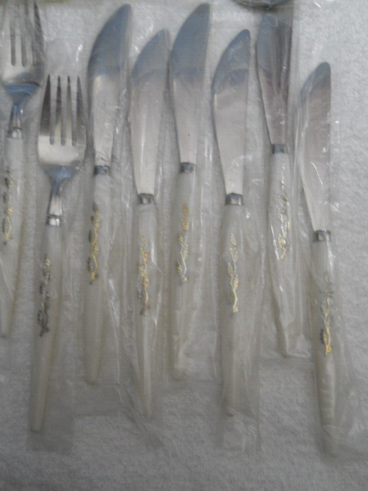 21 Pc Set Royal Crown Bakelite Flatware MCM Danish Modern White Silver Oak Leaf