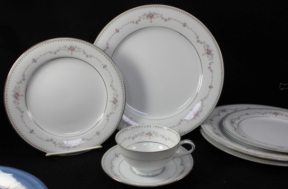 Lenox Fairmount Five Piece Place Setting