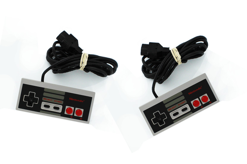 2 OFFICIAL CONTROLLERS NINTENDO NES