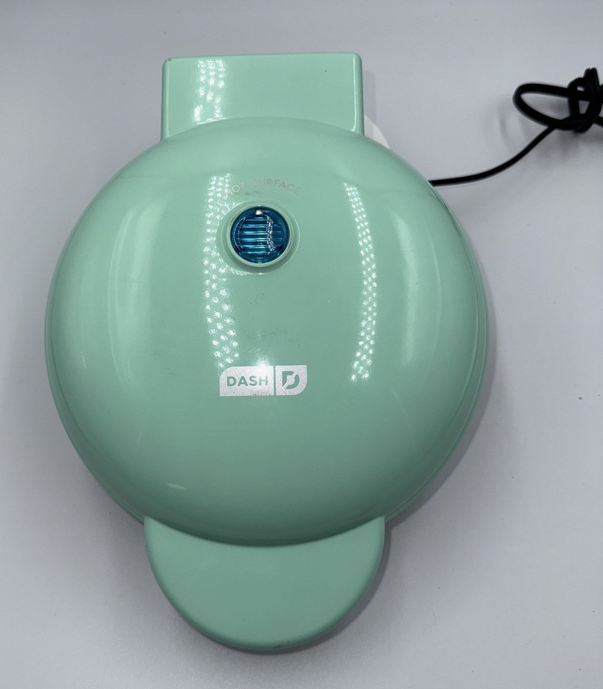 Dash Mini Donut Maker Mint – Nonstick 7 Cavity Electric Donut Machine