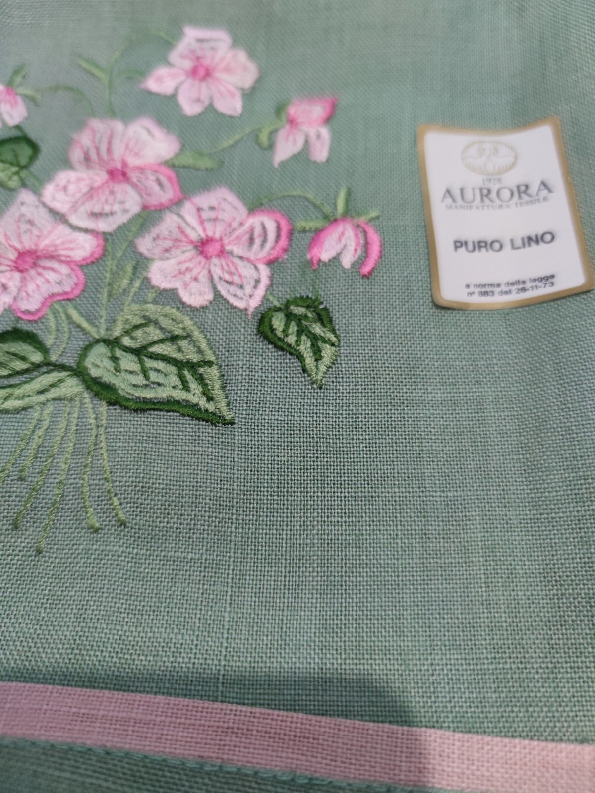 6 towels 💯 Pure linen embroidered, beautiful colored, in original packaging