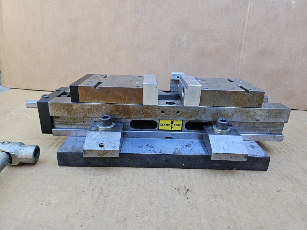 Kurt 4" ?? Vise Milling Machine Used