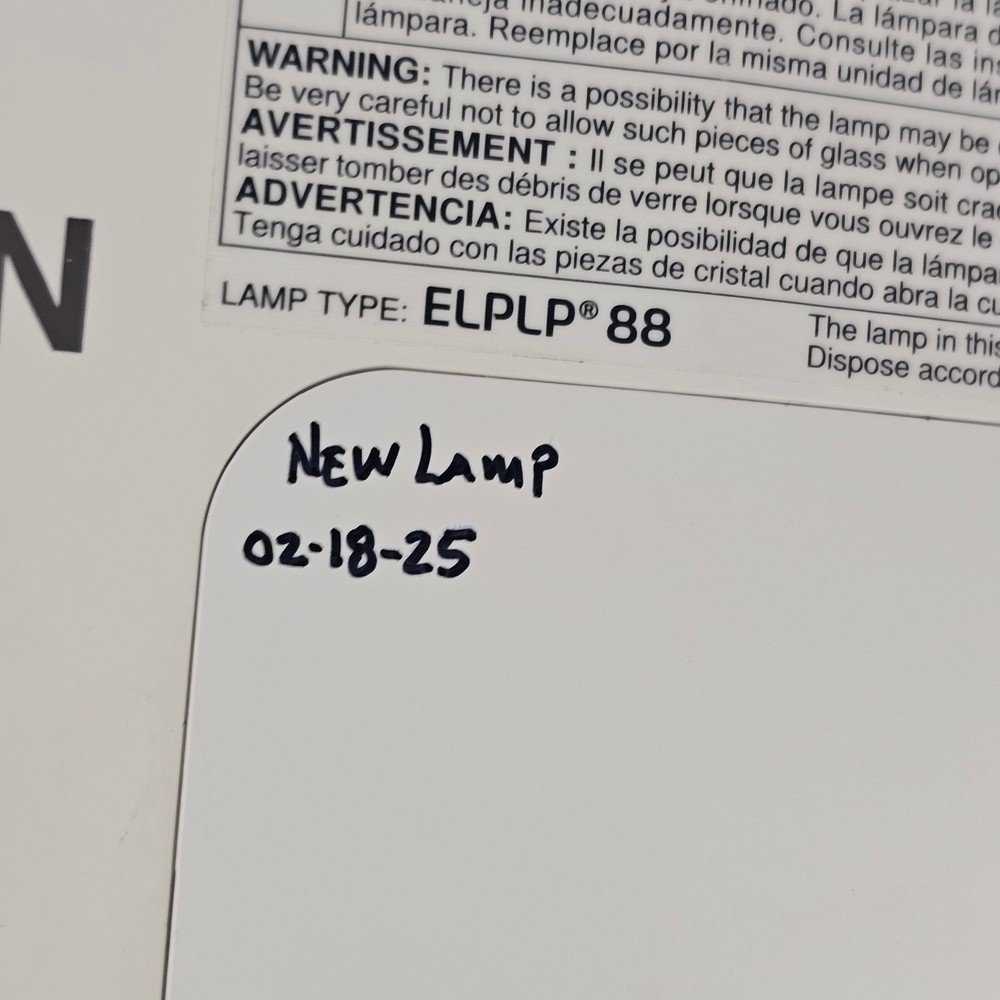 Epson LCD Projector Powwerlite 97H Model H688A - Tested