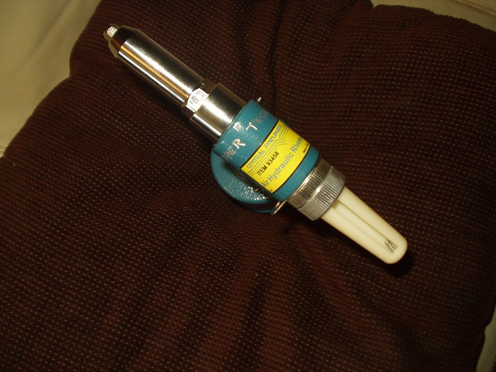 CENTRAL PNEUMATIC AIR HYDRAULIC RIVETER No. 1668
