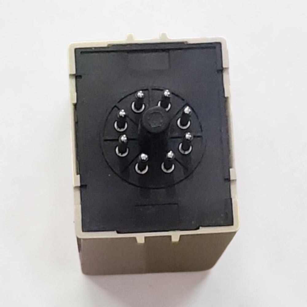 FUJI ST3PA-B ELECTRONIC TIMER TIME RANGE 0-1S 110VAC FREE FAST SHIPPING