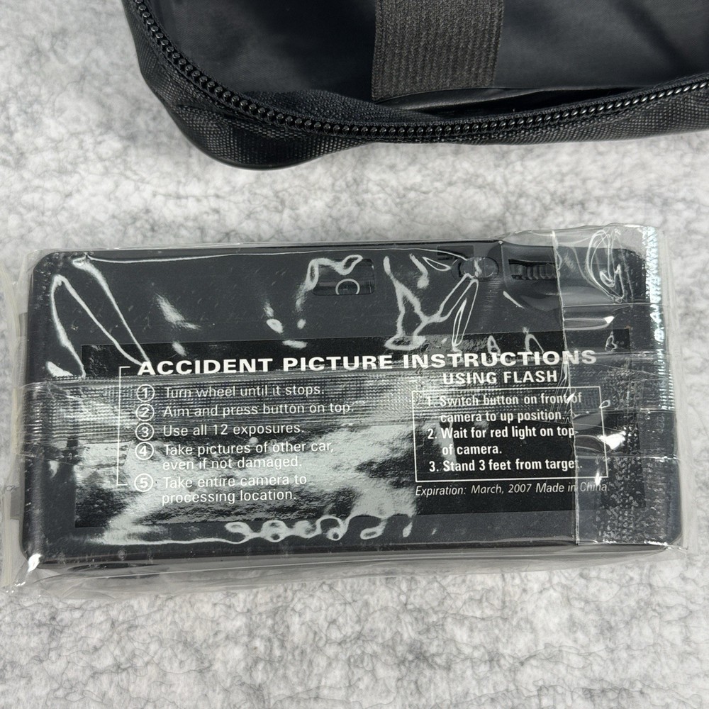 Auto Accident Emergency Kit Flash Camera Guide Pen Flashlight Case Bag Roadside