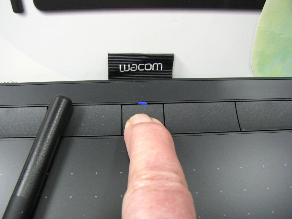 WACOM INTUOS CTL-6100WL, M Wireless Bluetooth/ USB Graphics Drawing Pad, PC/ Mac